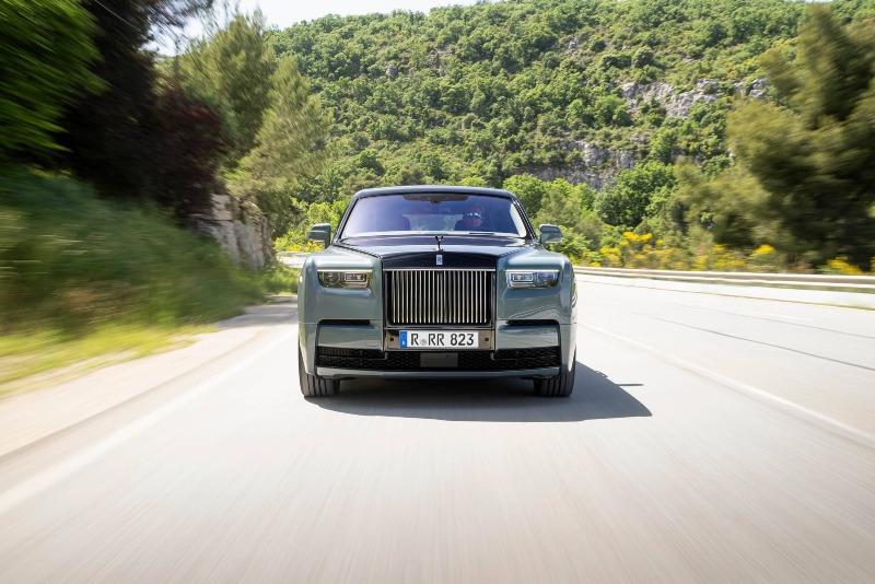 2023-Rolls-Royce-Phantom-at-French-Riviera-6.jpg