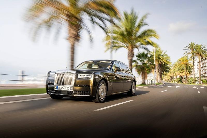 2023-Rolls-Royce-Phantom-at-French-Riviera-11.jpg
