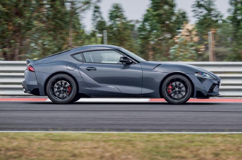 002-toyota-supra-manual-side-panning-2022.jpg