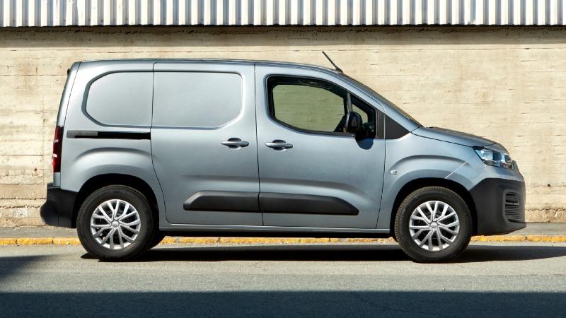 2022-Fiat-Doblo-van-9s.jpg