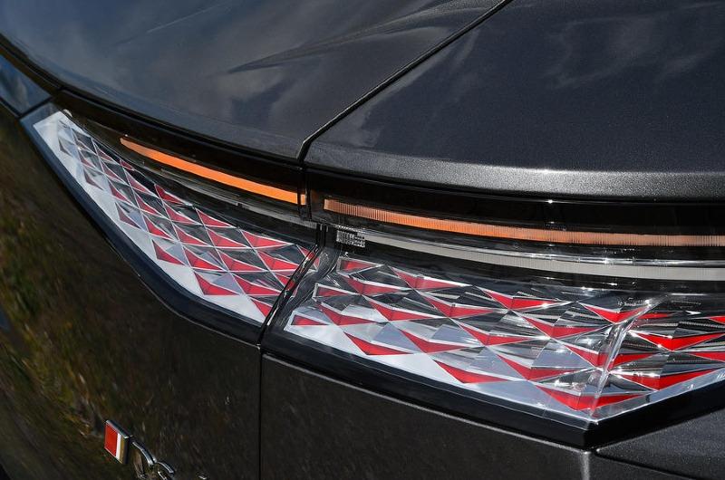 06-ds-ds4-e-tense-225-2022-fd-rear-light.jpg