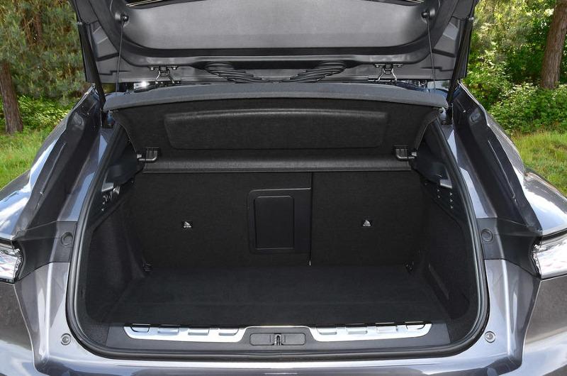10-ds-ds4-e-tense-225-2022-fd-boot-space.jpg