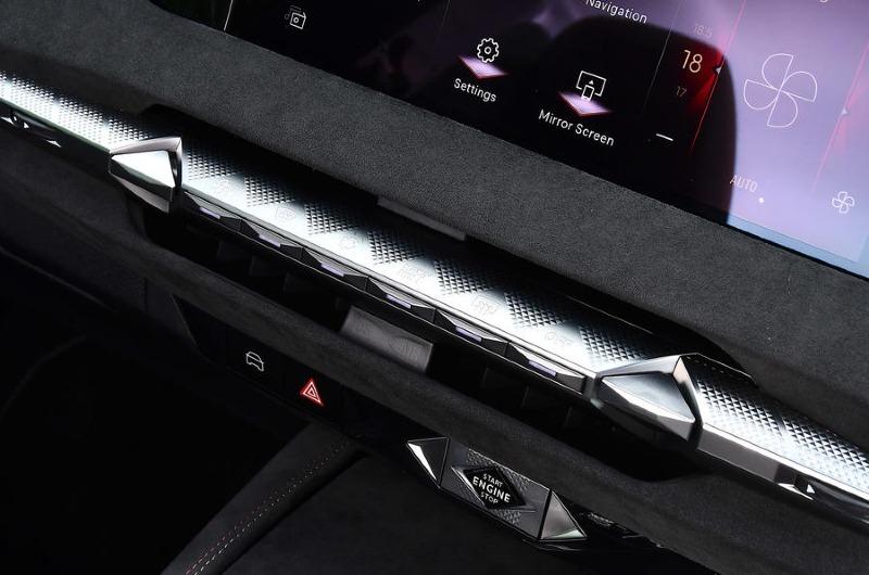 12-ds-ds4-e-tense-225-2022-fd-air-vents-buttons.jpg