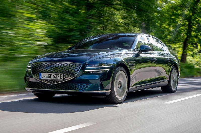 018-genesis-g80-ev-tracking-front-2022.jpg