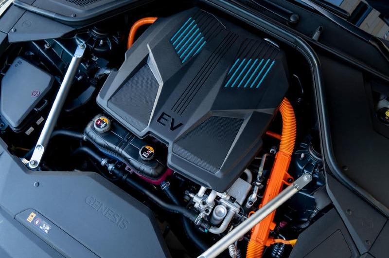 032-genesis-g80-ev-motor-2022.jpg