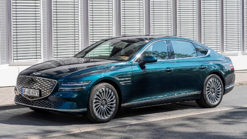 Genesis Electrified G80 2022-5.jpg