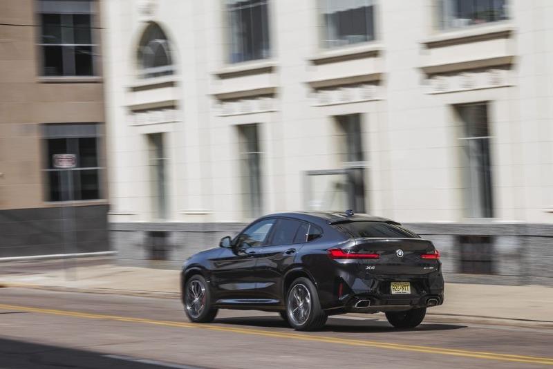 2022-bmw-x4-xdrive30i-406-1654689771.jpg