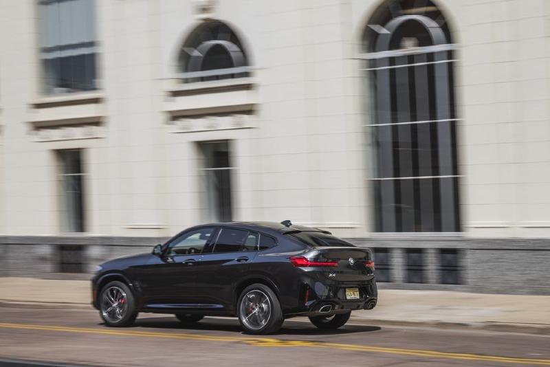 2022-bmw-x4-xdrive30i-443-1654689775.jpg