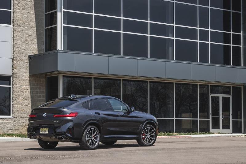 2022-bmw-x4-xdrive30i-618-edit-1654689776.jpg