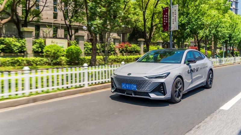 changan-uni-v-review (1).jpg
