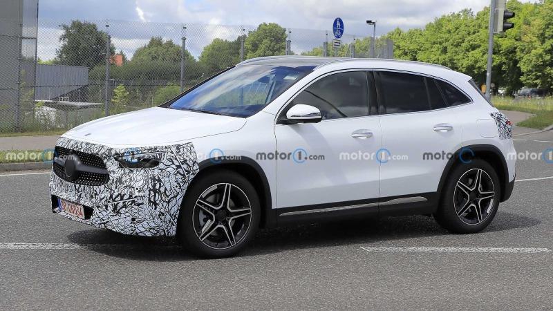 mercedes-benz-gla-class-refresh-front-angle.jpg