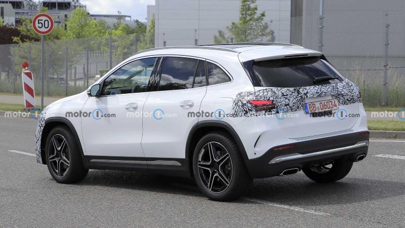 mercedes-benz-gla-class-refresh-rear-angle.jpg