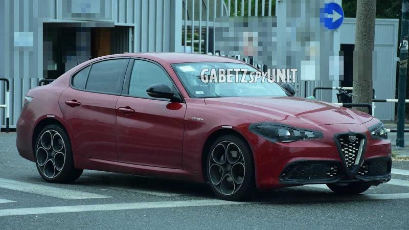 alfa-romeo-giulia-facelift-spy-shots (5).jpg