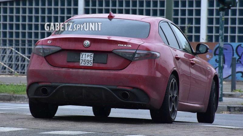 alfa-romeo-giulia-facelift-spy-shots (10).jpg