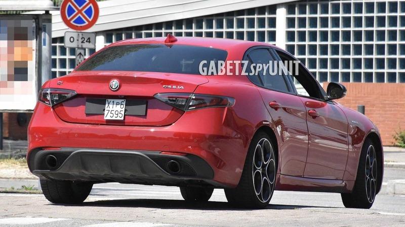 alfa-romeo-giulia-facelift-spy-shots (11).jpg