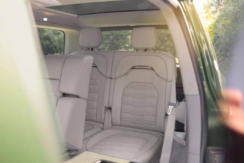 r1sgreen-interior-03.jpg