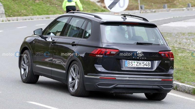 volkswagen-tiguan-spy-photos (8).jpg