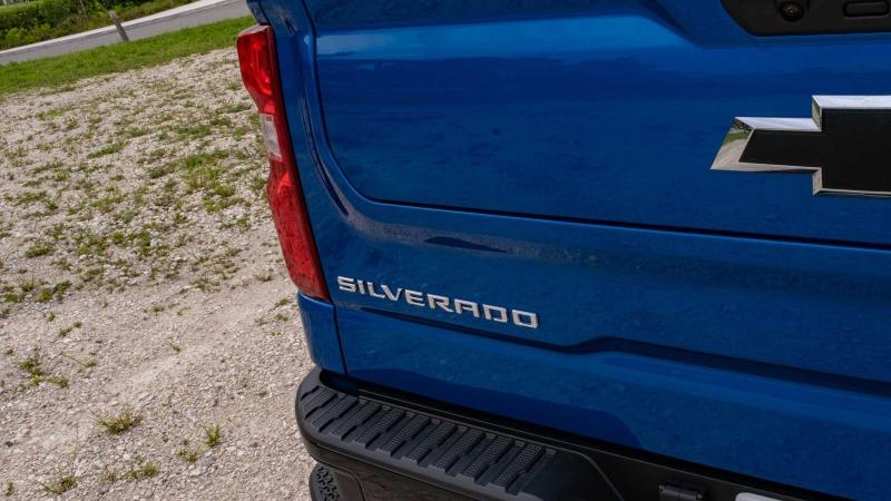 2022-chevrolet-silverado-zr2-review (5).jpg