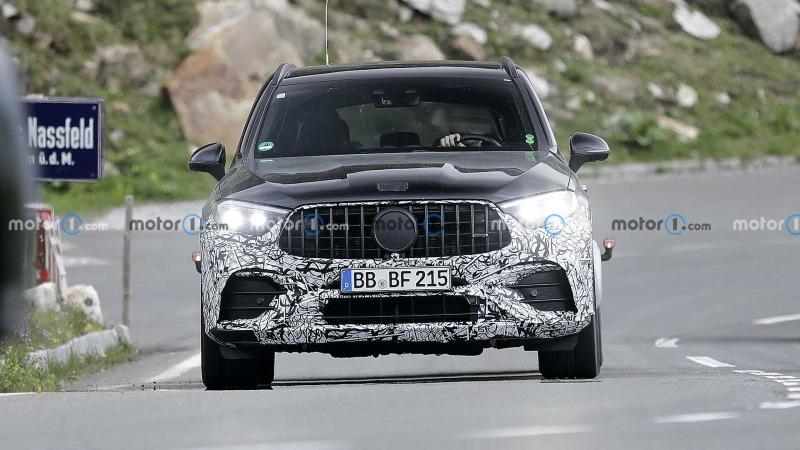 new-mercedes-amg-glc-63-spy-shots.jpg