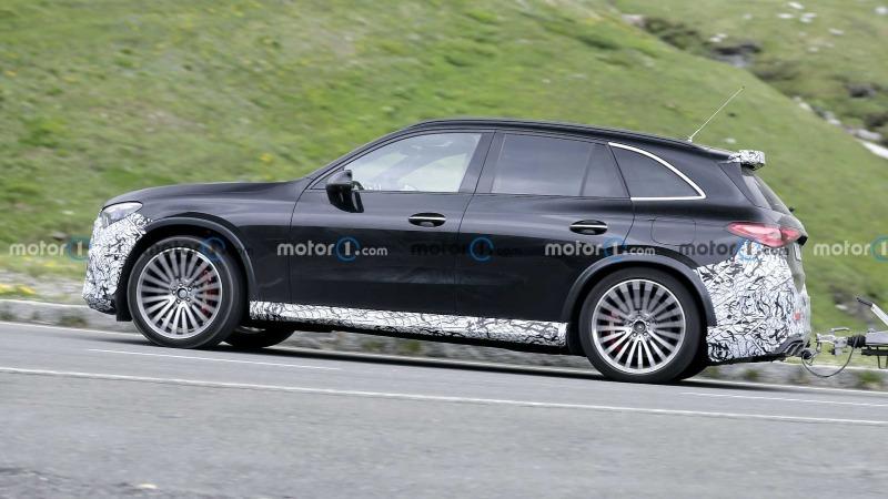 new-mercedes-amg-glc-63-spy-shots (5).jpg