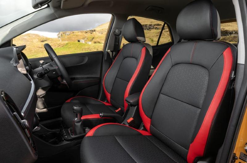 1-kia-picanto-gt-line-across-front-seats.jpg