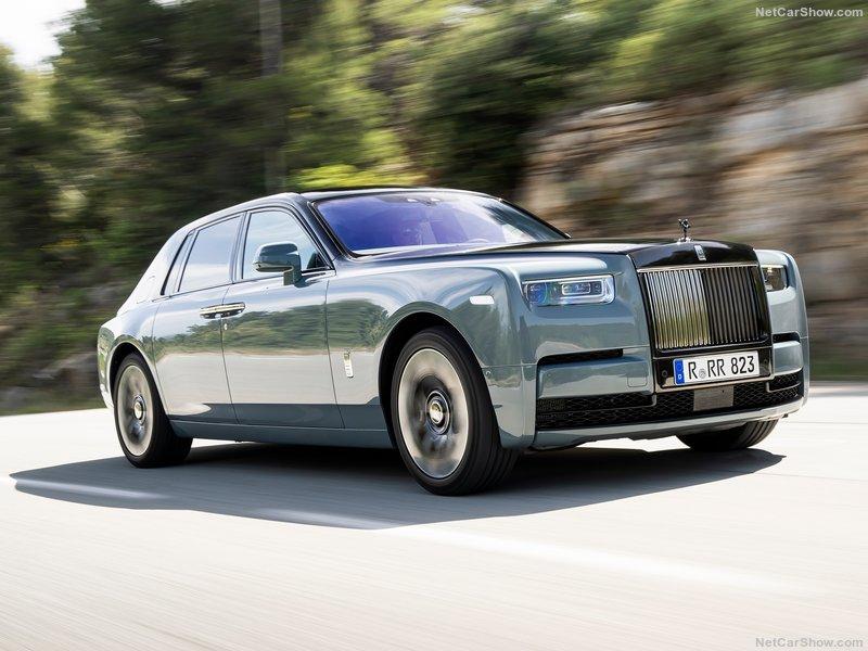 Rolls-Royce-Phantom_Series_II-2023-800-1f.jpg