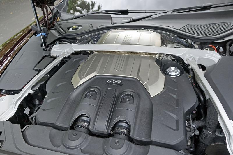2021-Bentley-Flying-Spur-V8-review-CarBuyer-Singpaore-22.jpg
