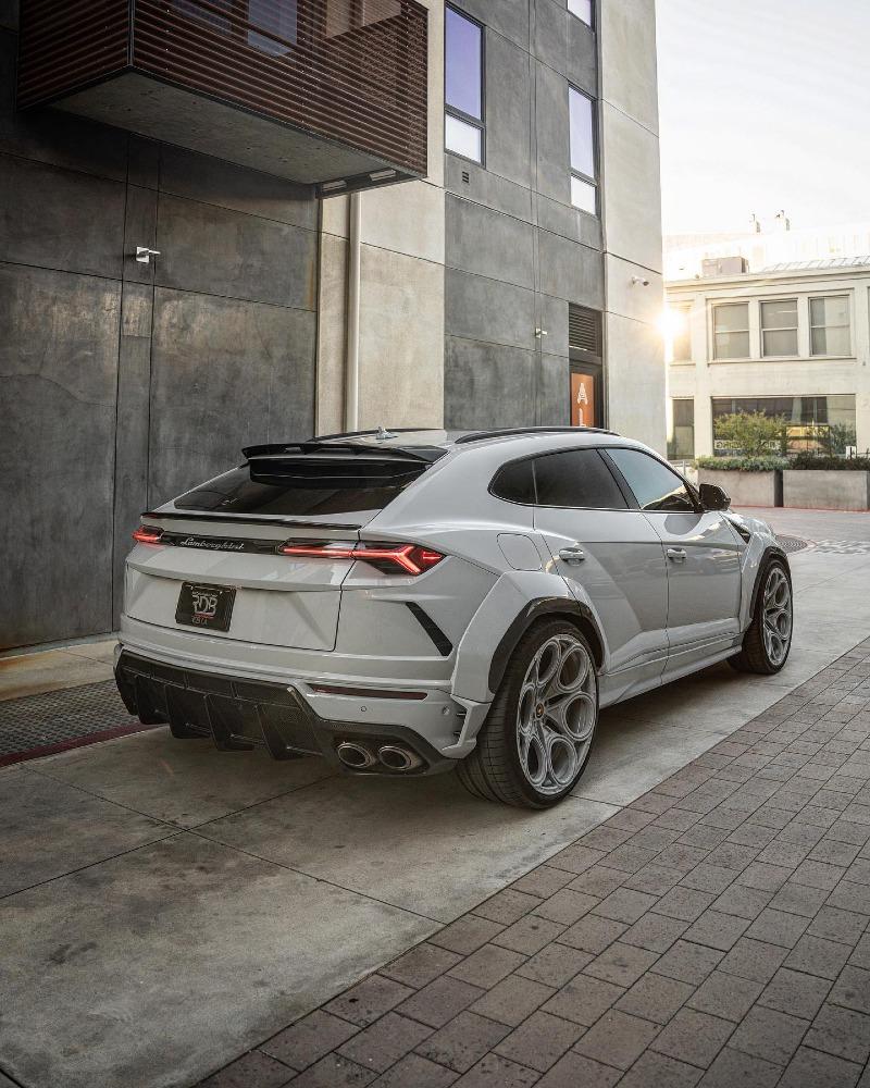 widebody-lambo-urus-aims-to-be-different-with-shade-matching-revolver-wheels_1.jpg