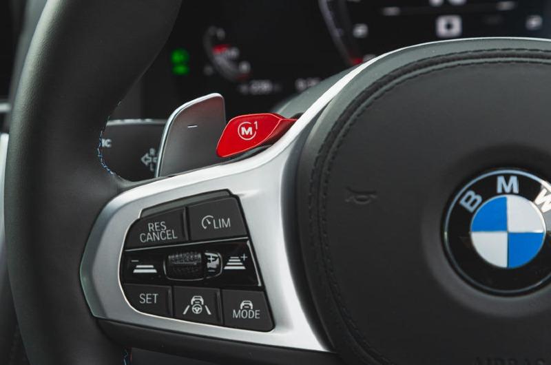 bmw-m8-2022-021-m-button.jpg