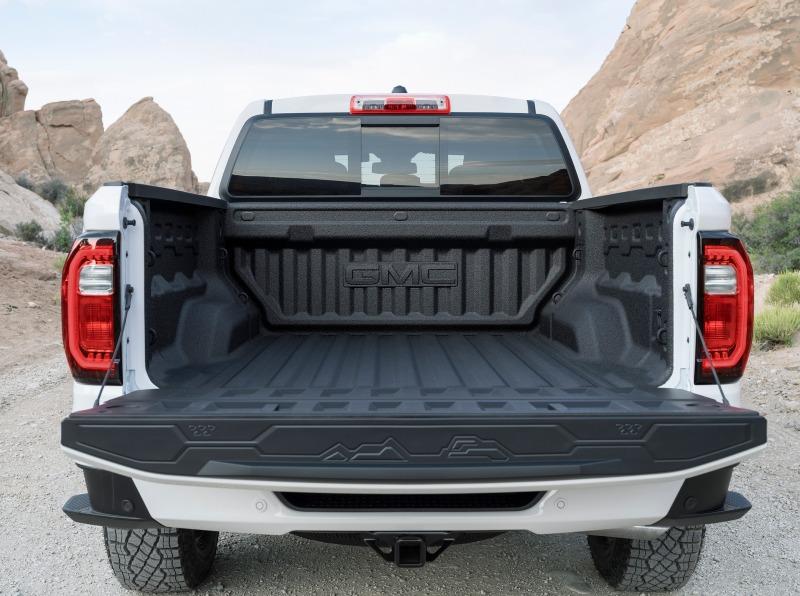 2023-GMC-Canyon-304.jpg