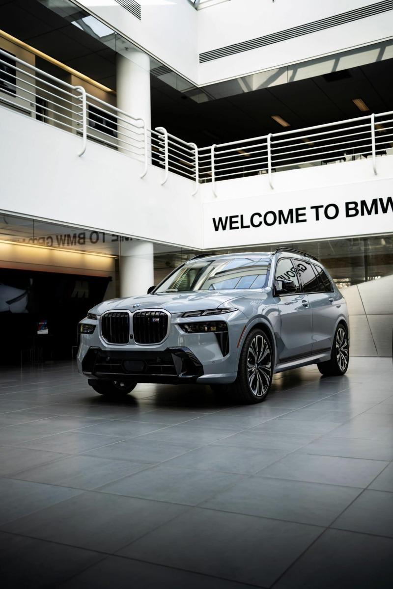 2023-bmw-x7-photos-00-scaled.jpg