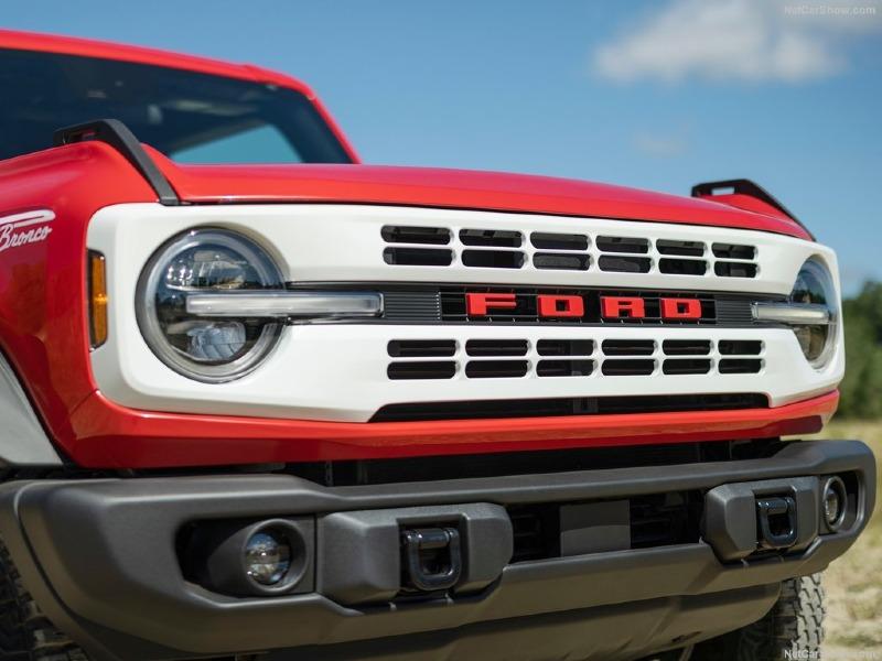 Ford-Bronco_2-door_Heritage_Edition-2023-1024-05.jpg