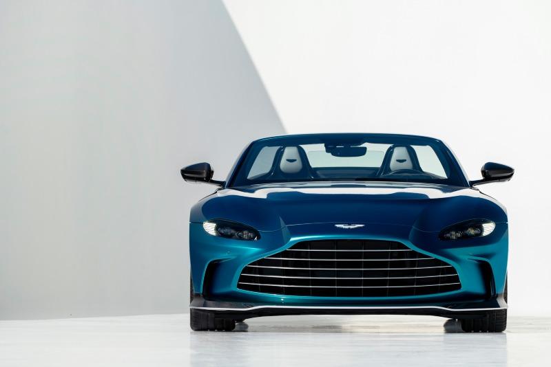 2023-Aston-Martin-V12-Vantage-Roadster-00010.jpg