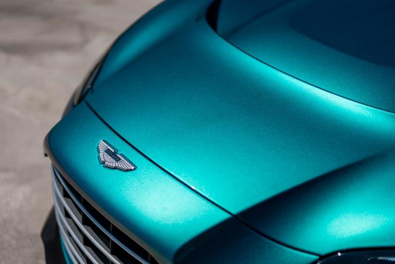 2023-Aston-Martin-V12-Vantage-Roadster-00014.jpg
