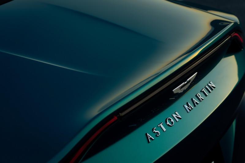 2023-Aston-Martin-V12-Vantage-Roadster-00015.jpg