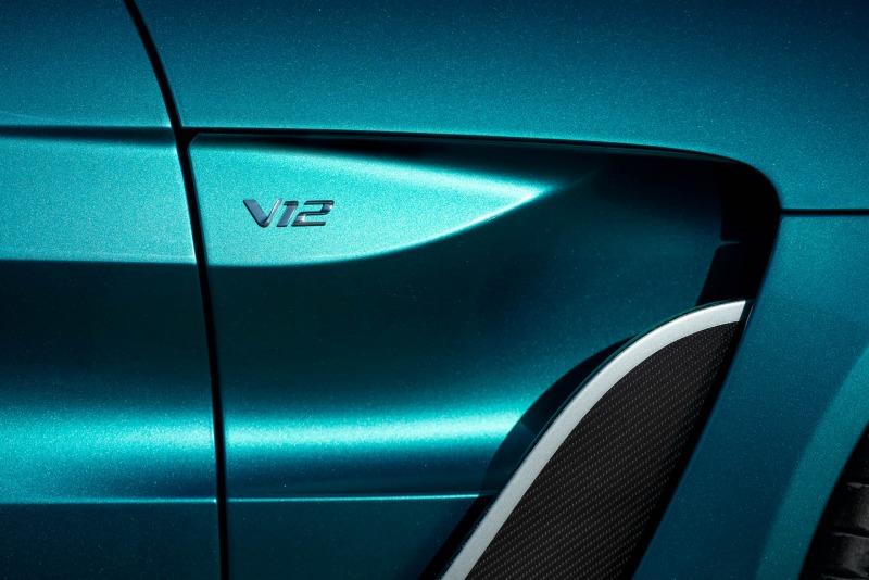 2023-Aston-Martin-V12-Vantage-Roadster-00016.jpg