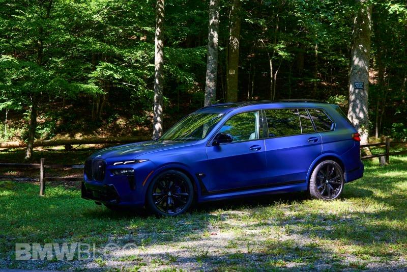 bmw-x7-m60i-frozen-marina-bay-blue-41.jpg