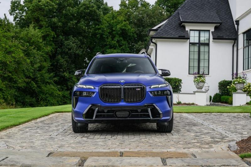 bmw-x7-m60i-marina-bay-blue-19-1536x1024.jpg
