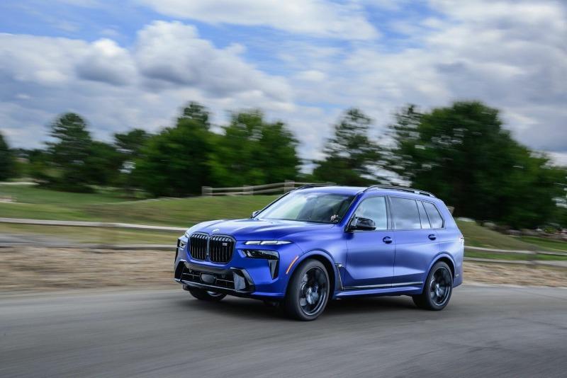 bmw-x7-m60i-marina-bay-blue-10-1536x1024.jpg