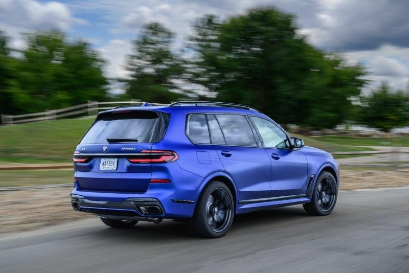 bmw-x7-m60i-marina-bay-blue-13-1536x1024.jpg