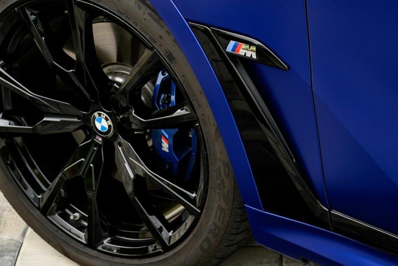 bmw-x7-m60i-marina-bay-blue-42-1536x1024.jpg