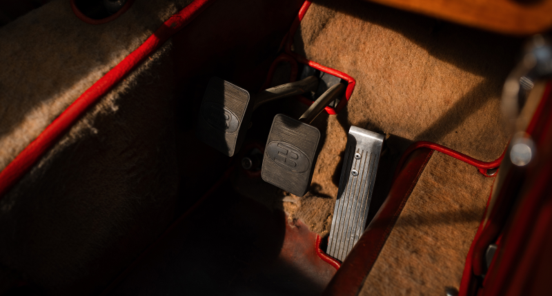 1936-bugatti-type-57s-atalante1280181__2.png
