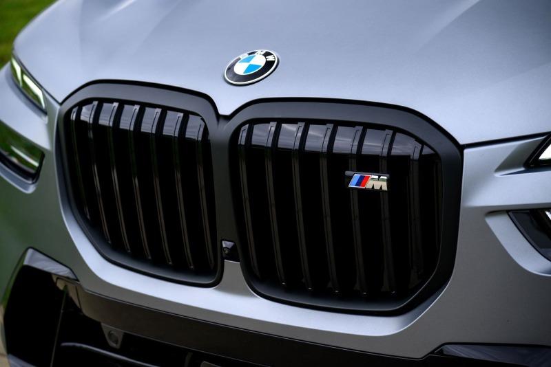 BMW-X7-Frozen-Pure-Grey-58.jpg