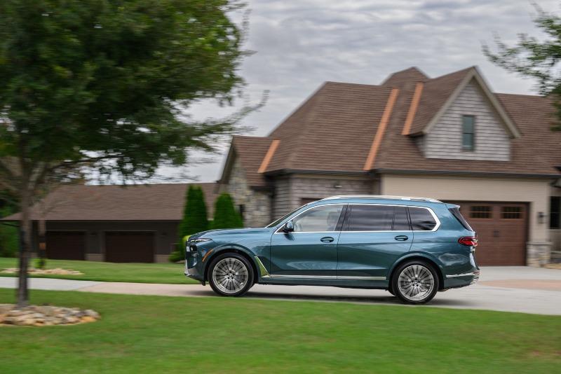 BMW-X7-blue-ridge-metallic-16.jpg