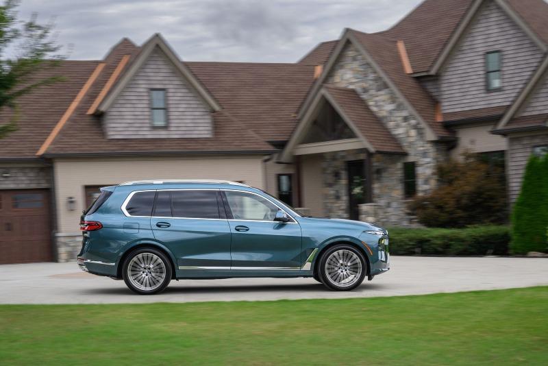 BMW-X7-blue-ridge-metallic-15.jpg