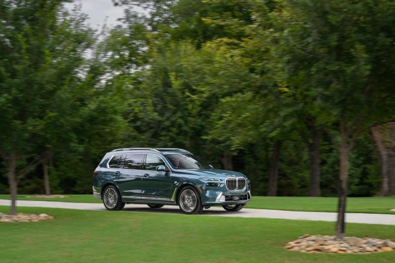 BMW-X7-blue-ridge-metallic-12.jpg