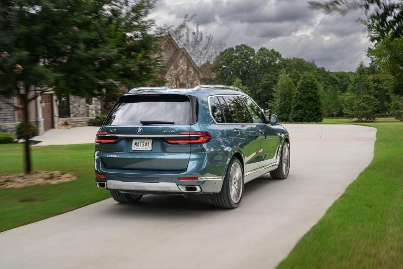 BMW-X7-blue-ridge-metallic-10.jpg