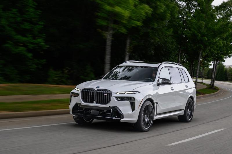 2023-bmw-x7-m6-i-mineral-white-21.jpg