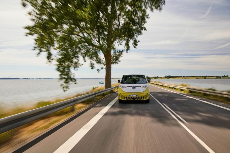 volkswagen-id-buzz-euro-spec_100853871_l.jpg