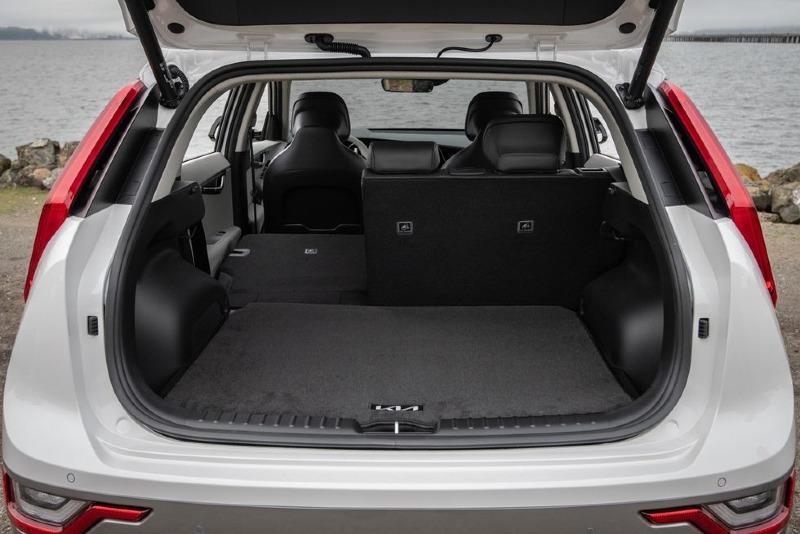 2023-kia-niro-ev-suv-112-1665082545.jpeg